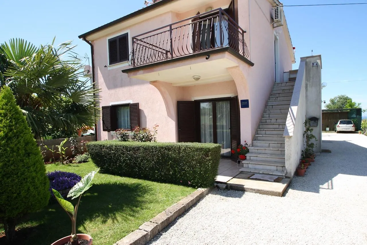 Apartments Katica Gedići 3*,  Horvátország
