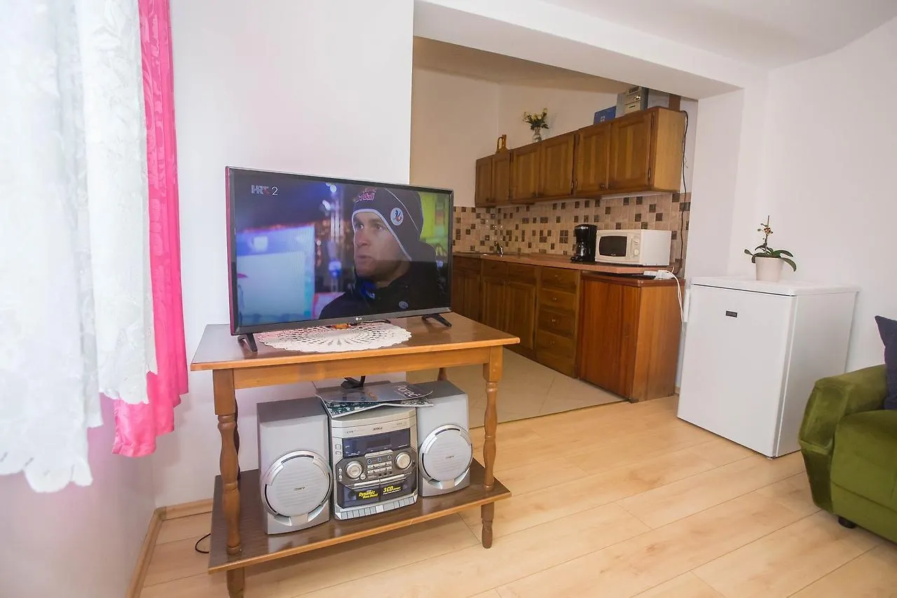 Apartments Katica Gedići 3*,